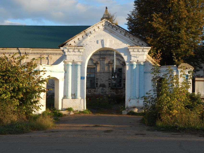 Церковь Спаса Нерукотворного Образа, Архангельское (Немский район, Кировская область). дополнительная информация, Ворота ограды