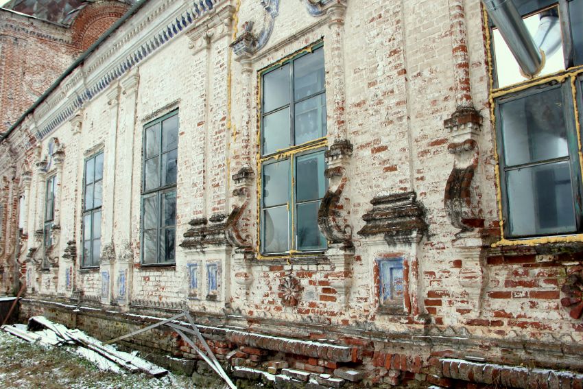 Архангельское. Церковь Спаса Нерукотворного Образа. архитектурные детали, кирпичные узоры