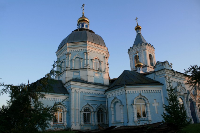 Церковь Покрова Пресвятой Богородицы, Ходары (Шумерлинский район и г. Шумерля, Республика Чувашия). общий вид в ландшафте