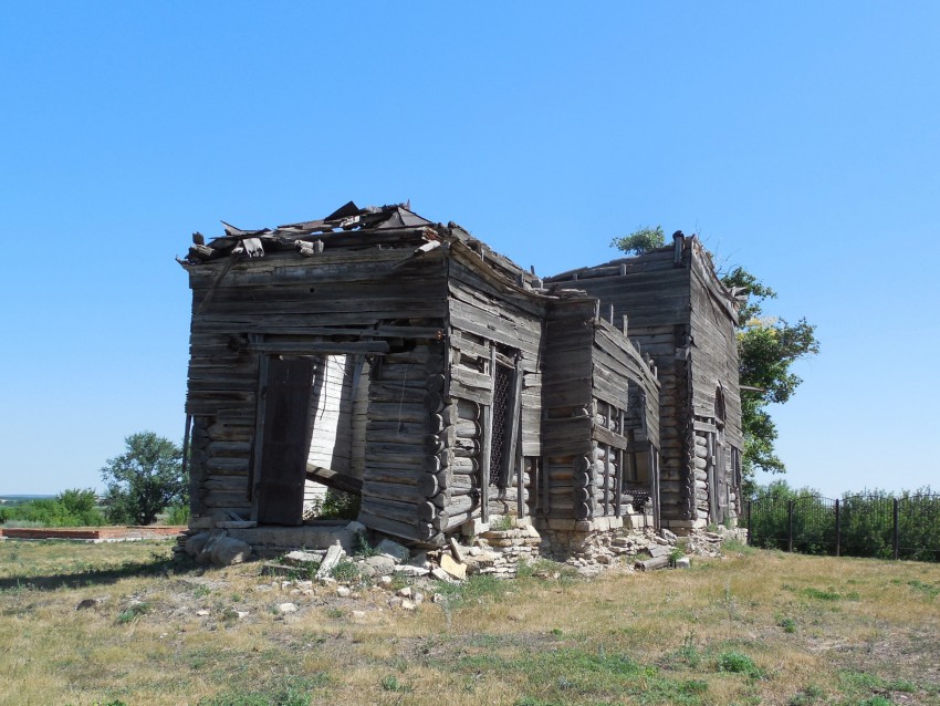 Старый Токмак. Церковь Троицы Живоначальной (старая). фасады