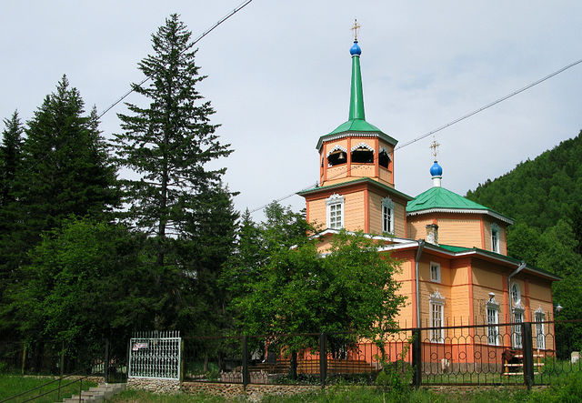 Листвянка. Церковь Николая Чудотворца. общий вид в ландшафте