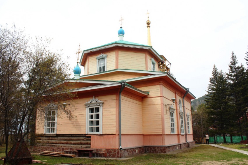 Листвянка. Церковь Николая Чудотворца. общий вид в ландшафте, Вид с северо-востока