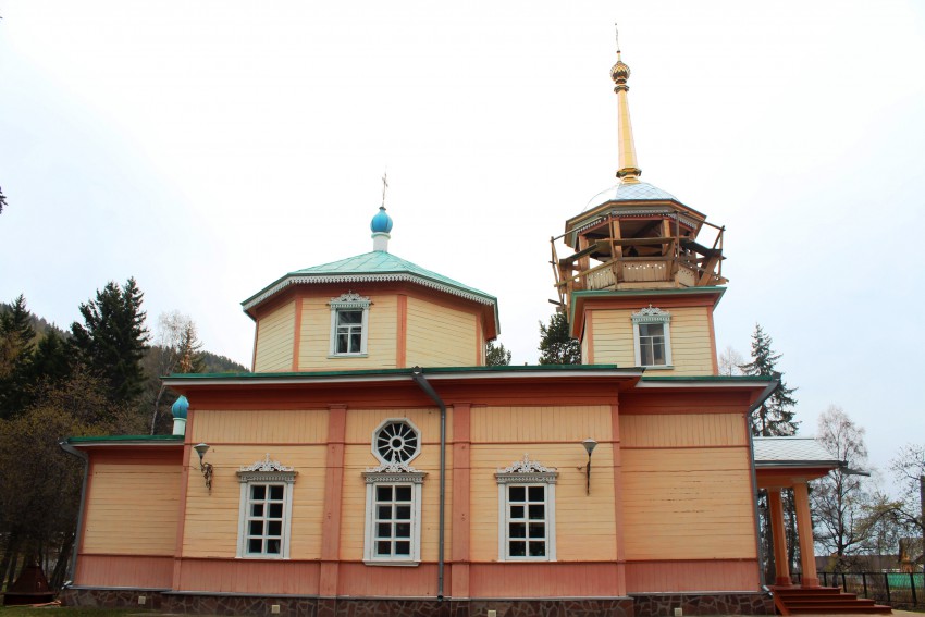 Листвянка. Церковь Николая Чудотворца. общий вид в ландшафте, Вид с севера