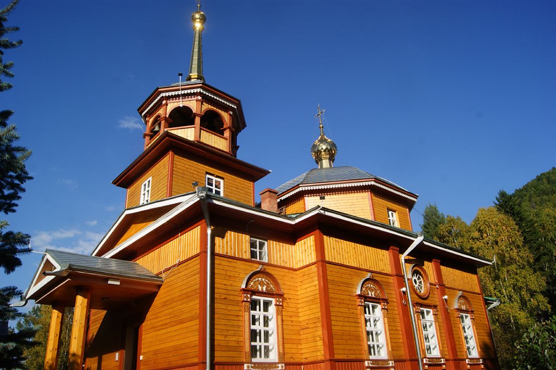 Церковь Николая Чудотворца, Листвянка (Иркутский район, Иркутская область). фасады, Вид с юго-запада