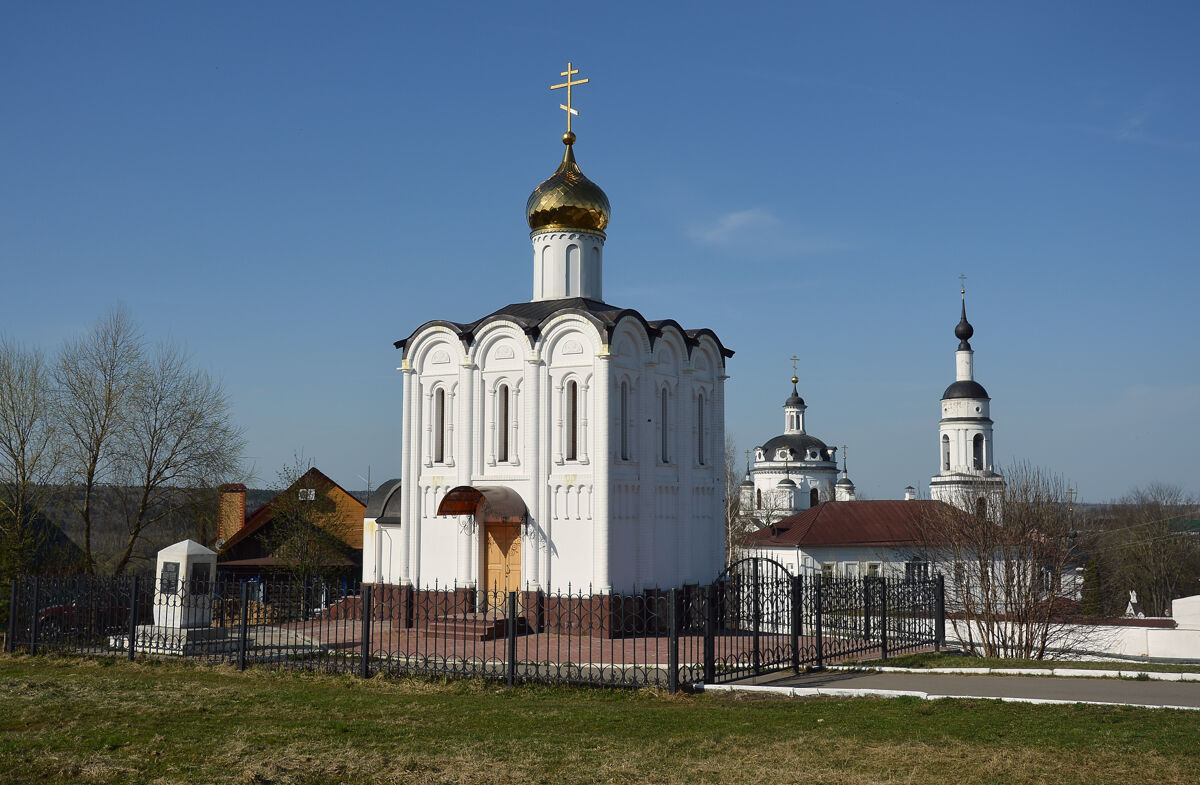 Церковь Михаила Архангела, Малоярославец (Малоярославецкий район, Калужская область). общий вид в ландшафте