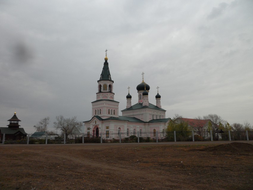 Городище. Церковь Михаила Архангела. общий вид в ландшафте
