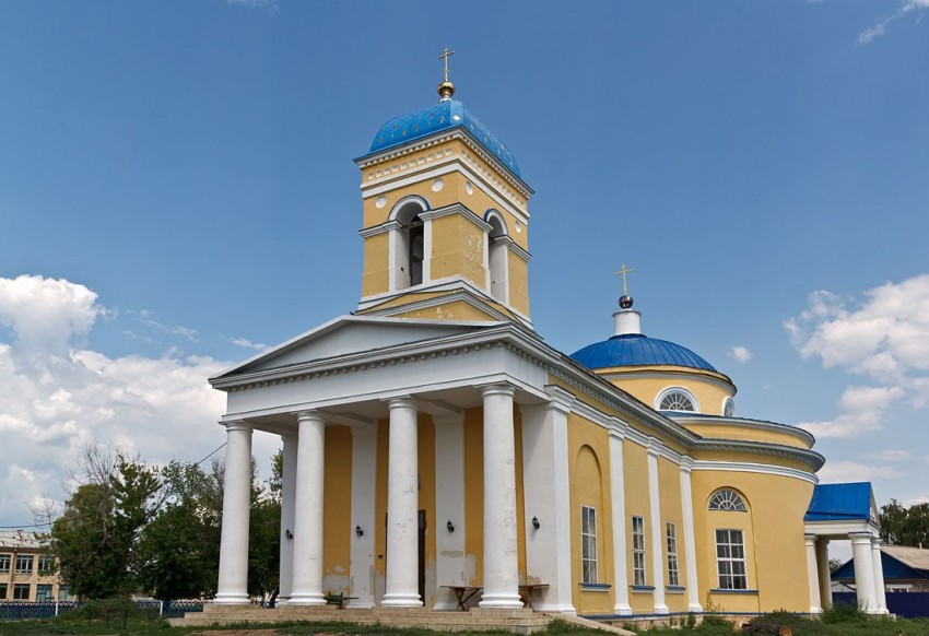 Церковь Покрова Пресвятой Богородицы, Кардаилово (Илекский район, Оренбургская область). фасады, Храм