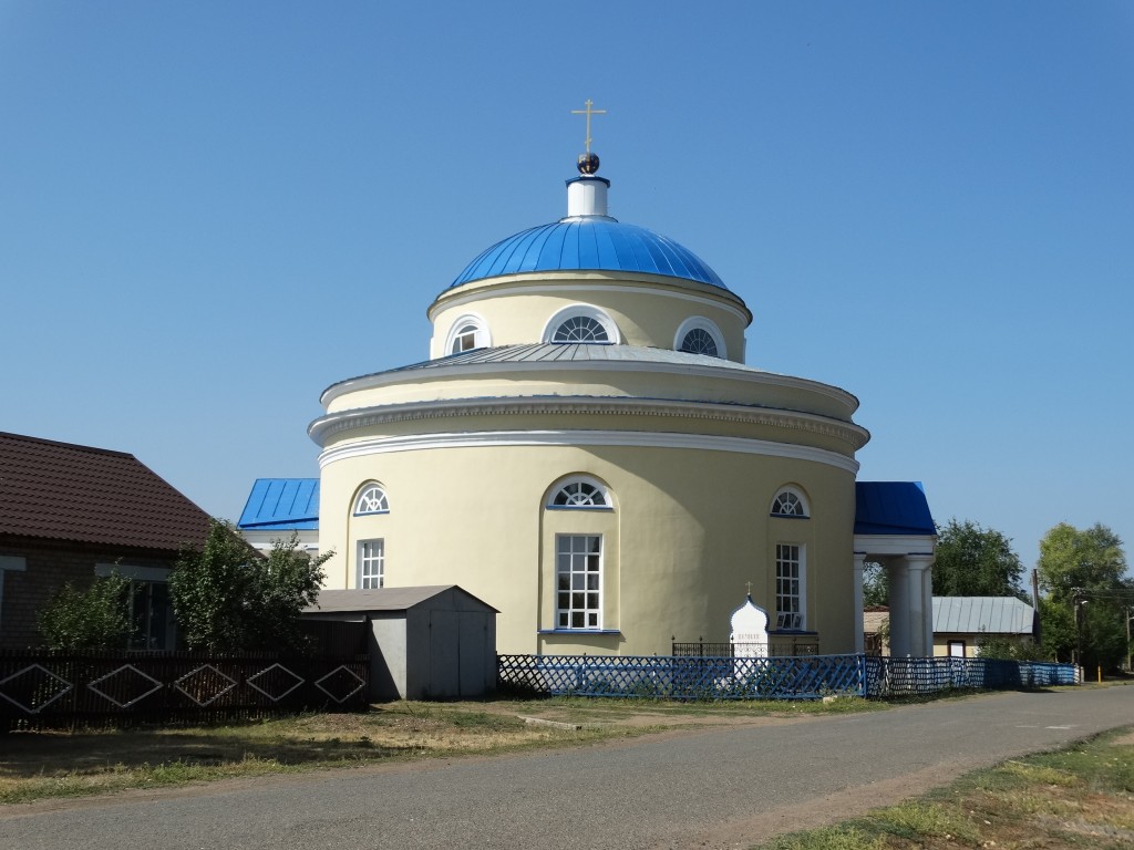 Церковь Покрова Пресвятой Богородицы, Кардаилово (Илекский район, Оренбургская область). фасады