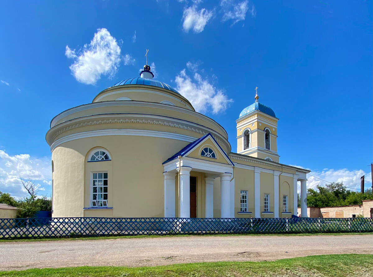 Церковь Покрова Пресвятой Богородицы, Кардаилово (Илекский район, Оренбургская область). фасады, Вид с северо-востока