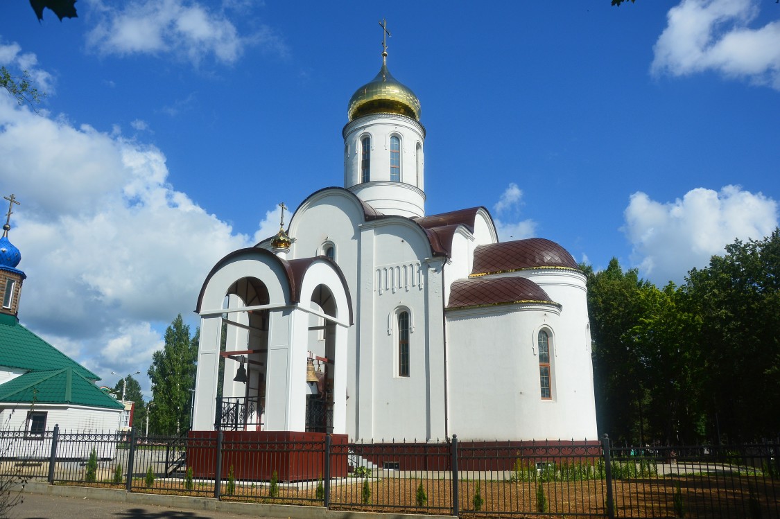 Церковь Всех Святых в земле Российской просиявших, Краснозаводск (Сергиево-Посадский городской округ, Московская область). фасады