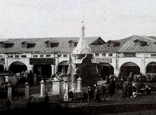 Часовня Троицы Живоначальной, Зарайск (Зарайский городской округ, Московская область). архивная фотография, Кадрирование фото с сайта http://www.liveinternet.ru/community/lj_humus/post371142905/
