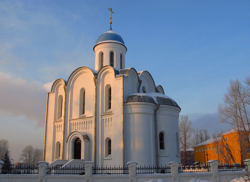 Иркутск. Церковь Рождества Христова. фасады