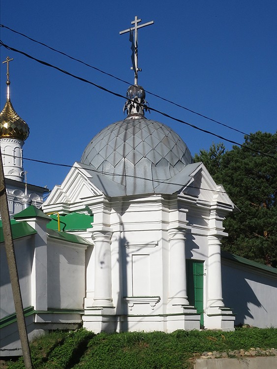 Троице-Сыпанов Пахомиево-Нерехтский женский монастырь. Неизвестная часовня в башне ограды, Троица (Нерехтский район, Костромская область). фасады