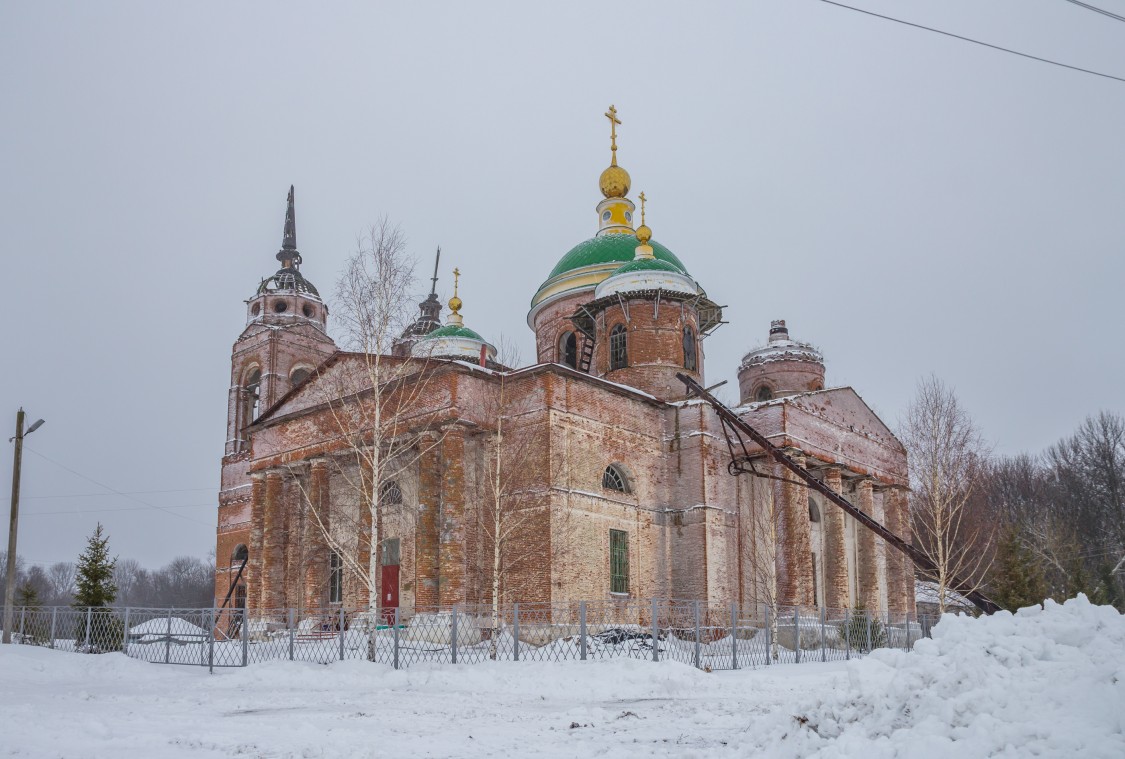 Гагарино. Церковь Воскресения Христова. фасады, Вид с юго-востока