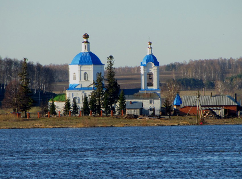Церковь Рождества Пресвятой Богородицы, Сумки (Горномарийский район, Республика Марий Эл). фасады