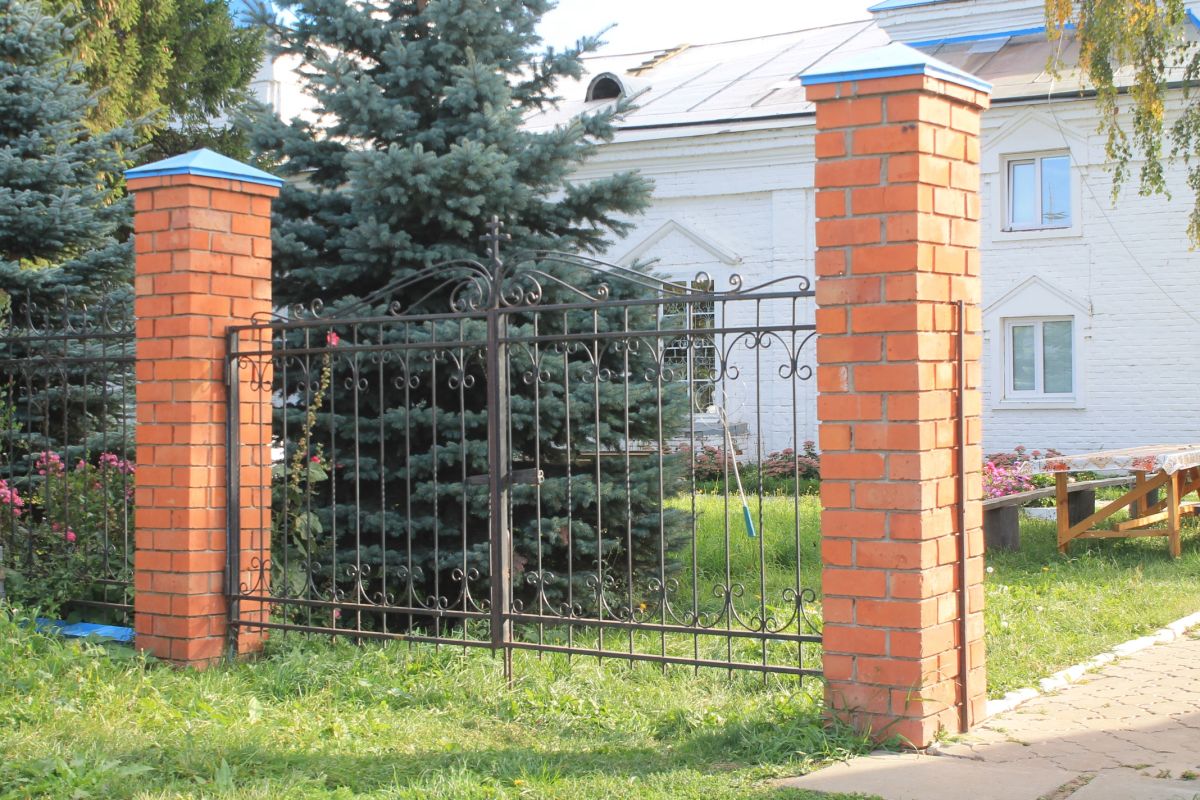 Церковь Рождества Пресвятой Богородицы, Сумки (Горномарийский район, Республика Марий Эл). дополнительная информация, Церковная ограда