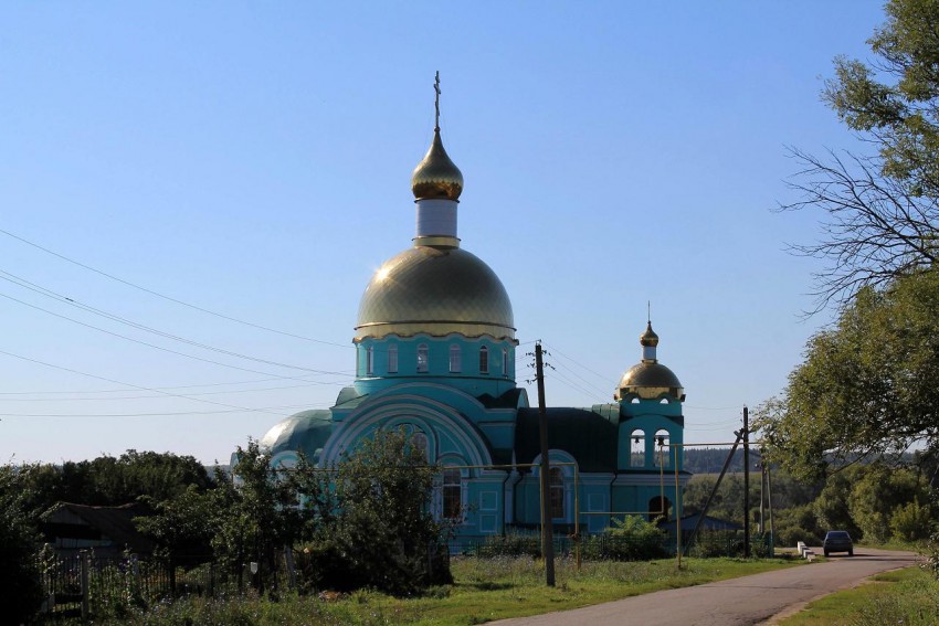 Соловцовка. Церковь Сергия Радонежского. общий вид в ландшафте