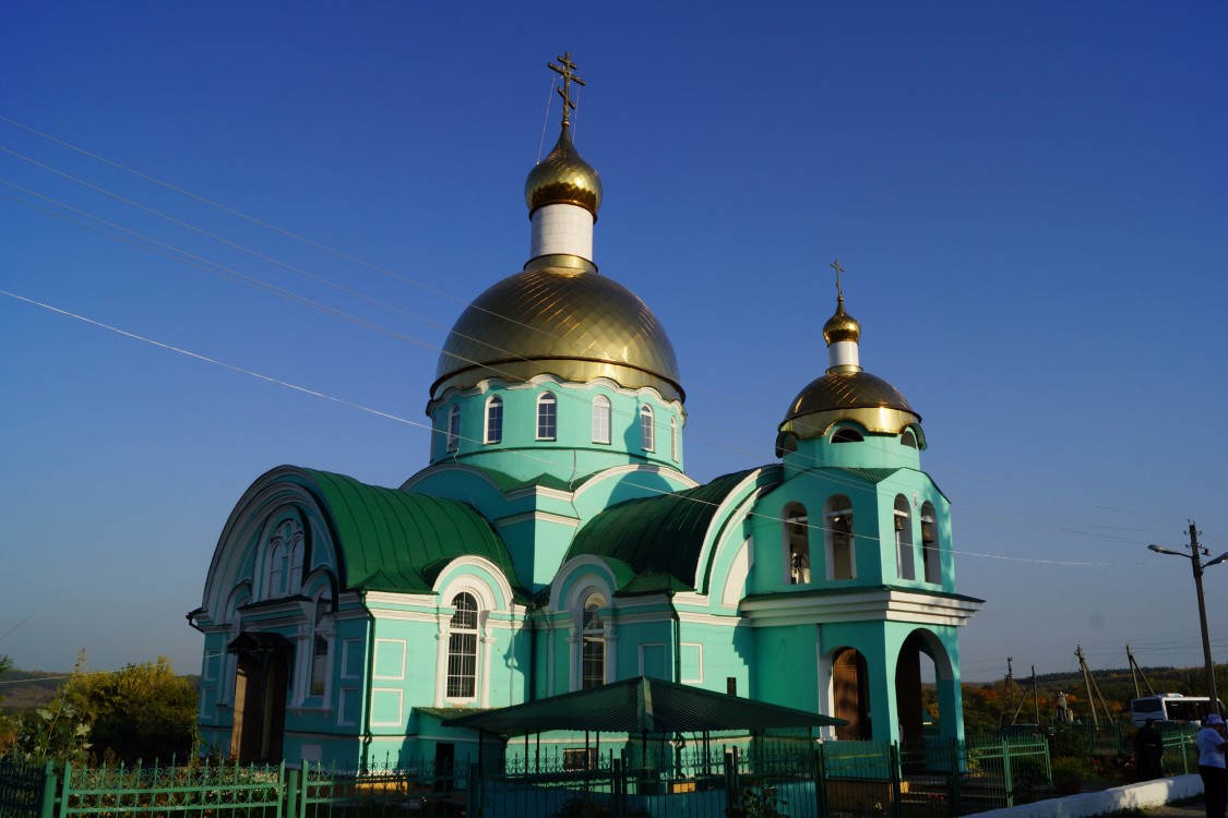 Соловцовка. Церковь Сергия Радонежского. фасады