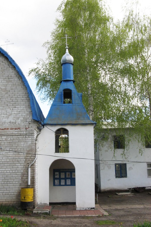 Церковь Тихона, Патриарха Всероссийского, Сидоровка (Набережные Челны, город, Республика Татарстан). архитектурные детали, Притвор главных врат церкви  со звонницей 