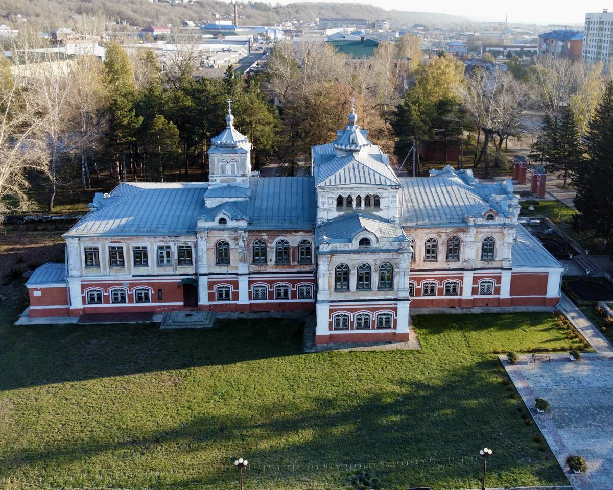 Вид с запада, фасады. Домовая церковь Димитрия Ростовского при архиерейском доме, Бийск (Бийский район и г. Бийск, Алтайский край)