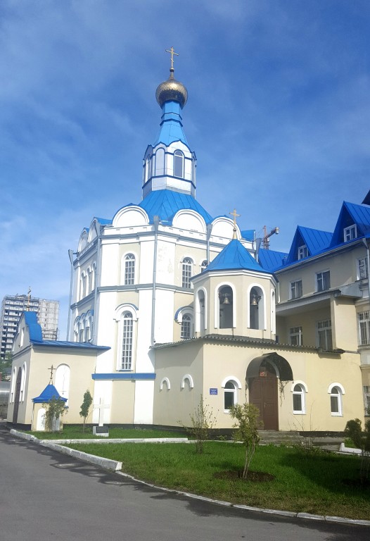 Барнаул. Церковь Иверской иконы Божией Матери при Епархиальном управлении. фасады