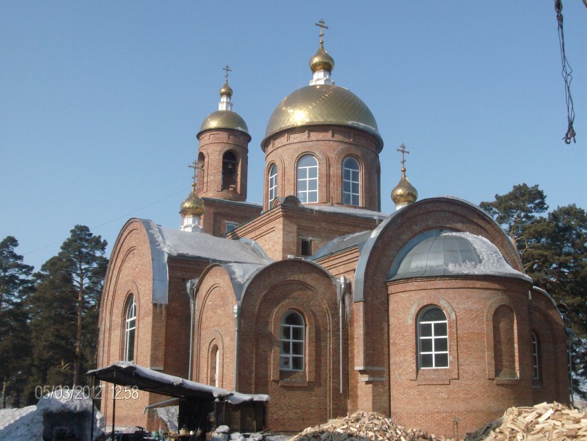 Бийск. Макарьево-Покровский монастырь. общий вид в ландшафте, Покровский собор