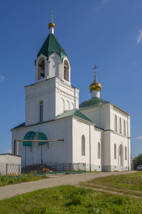 Малое Дюрягино. Церковь Троицы Живоначальной. фасады
