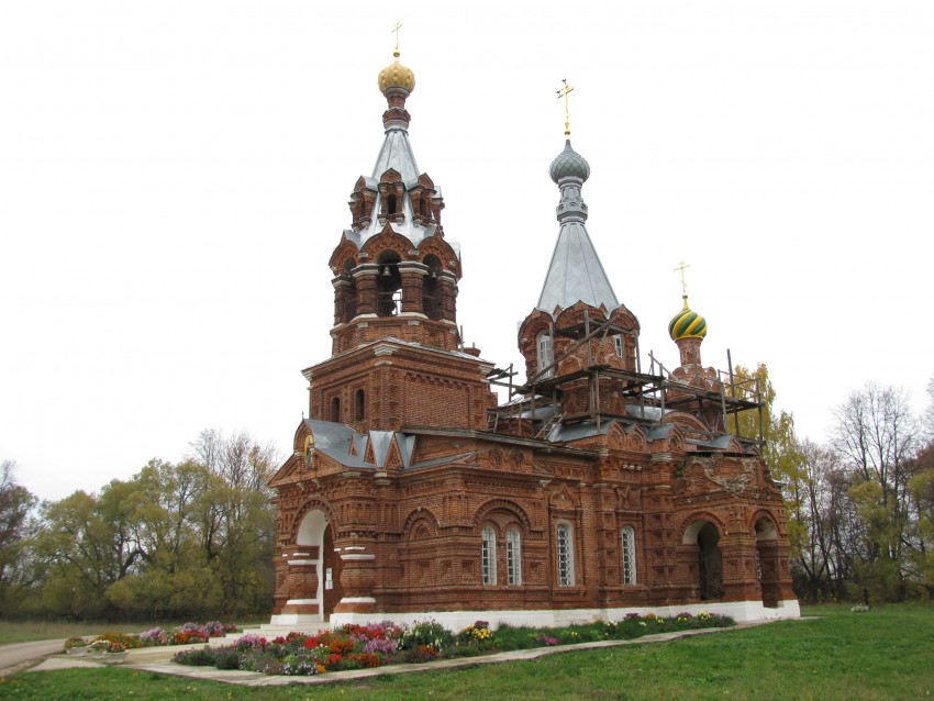 Церковь Рождества Христова, Гололобово (Коломенский городской округ, Московская область). общий вид в ландшафте