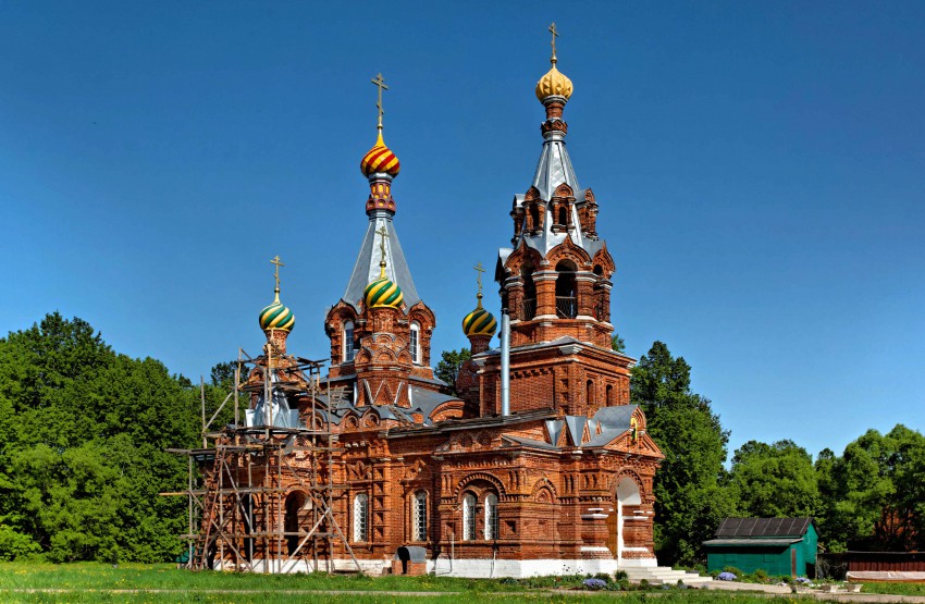 Церковь Рождества Христова, Гололобово (Коломенский городской округ, Московская область). общий вид в ландшафте