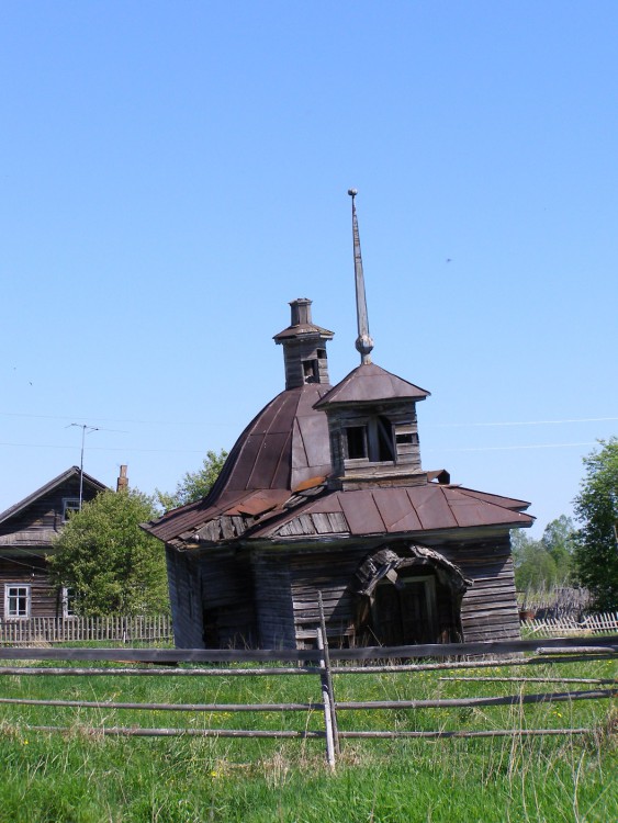 Нижняя Кичуга. Часовня Введения во храм Пресвятой Богородицы. общий вид в ландшафте