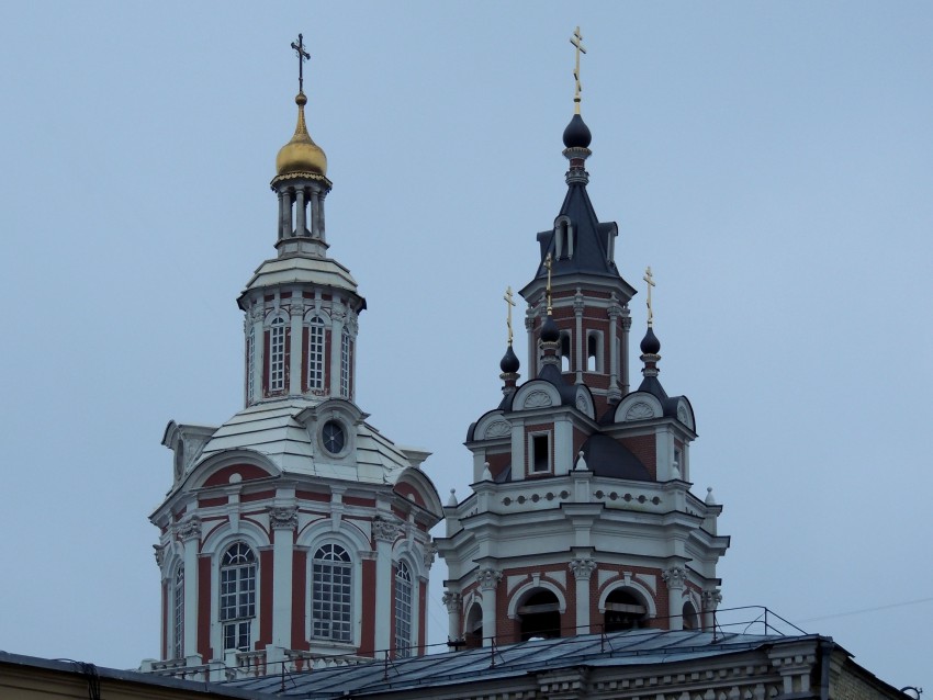 Тверской. Заиконоспасский монастырь. архитектурные детали, Собор Спаса Нерукотворного Образа,Колокольня.вид от площадь Революции