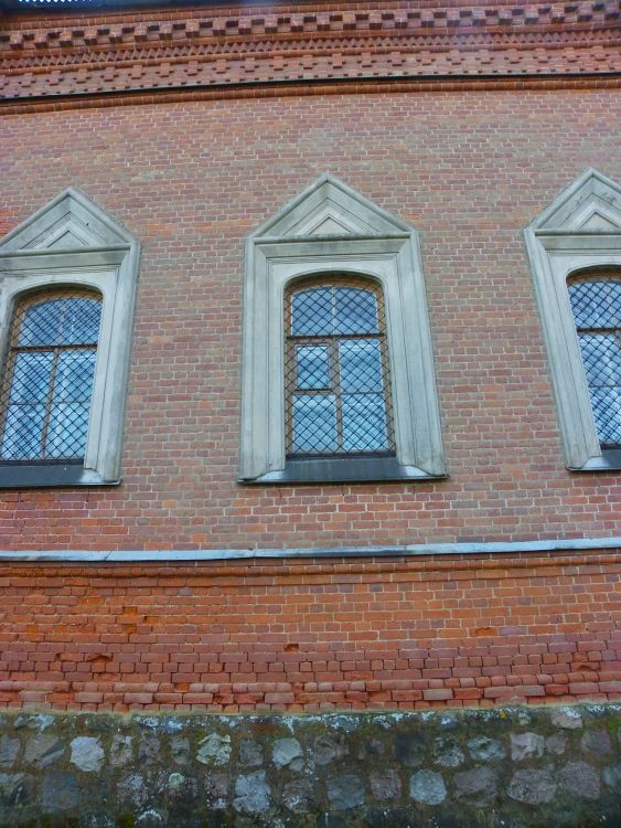 Церковь Покрова Пресвятой Богородицы, Козловка (Окуловский район, Новгородская область). архитектурные детали, Фрагмент фасада