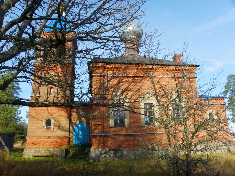 Церковь Покрова Пресвятой Богородицы, Козловка (Окуловский район, Новгородская область). фасады