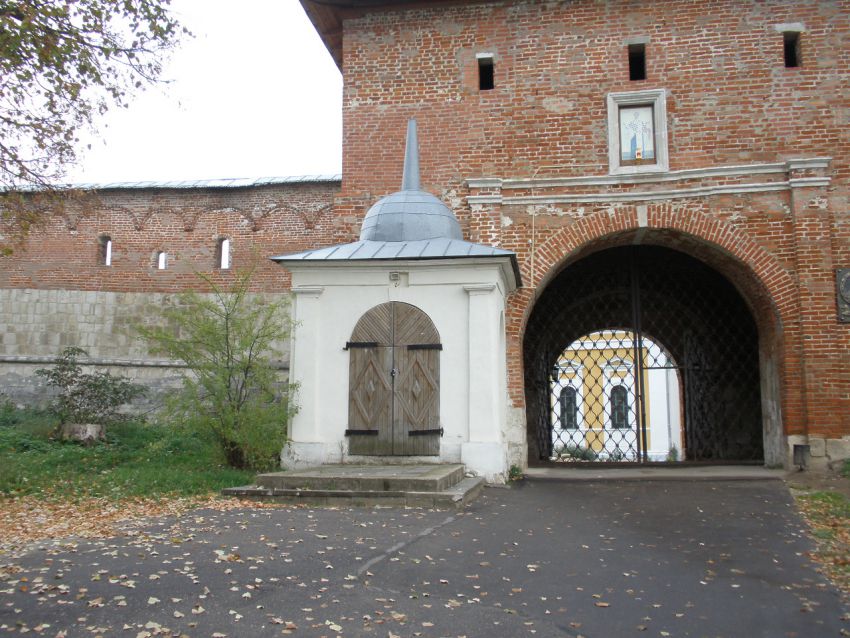 Кремль. Часовня Николая Чудотворца, Зарайск (Зарайский городской округ, Московская область). общий вид в ландшафте, Вид с юга