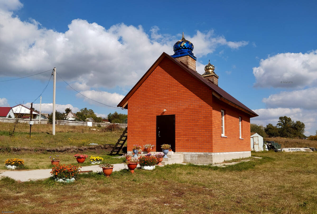 Церковь Покрова Пресвятой Богородицы, Жерновное (Долгоруковский район, Липецкая область). общий вид в ландшафте