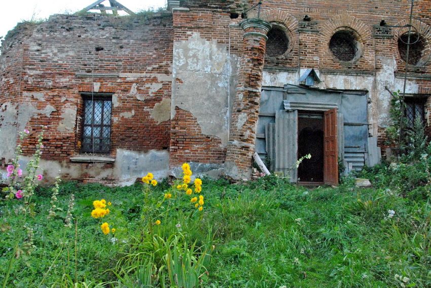 Солодилово. Церковь Рождества Пресвятой Богородицы. архитектурные детали