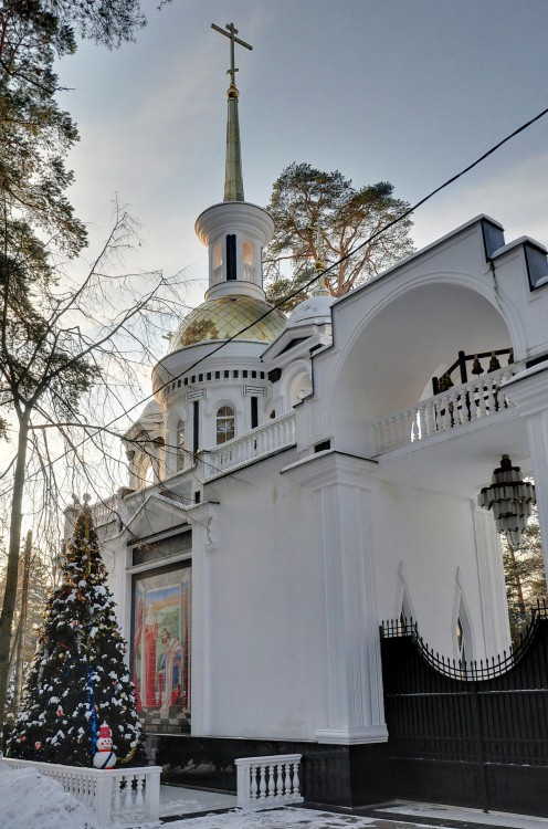 Церковь Вячеслава Чешского, Барвиха, деревня (Одинцовский городской округ и ЗАТО Власиха, Краснознаменск, Московская область). фасады
