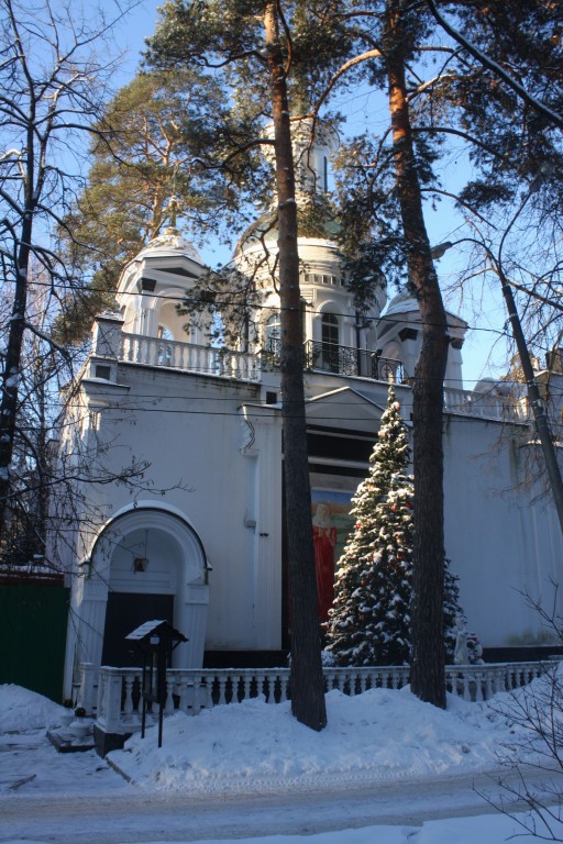 Церковь Вячеслава Чешского, Барвиха, деревня (Одинцовский городской округ и ЗАТО Власиха, Краснознаменск, Московская область). фасады