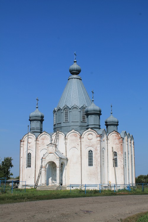 Липовка. Церковь Казанской иконы Божией Матери. общий вид в ландшафте