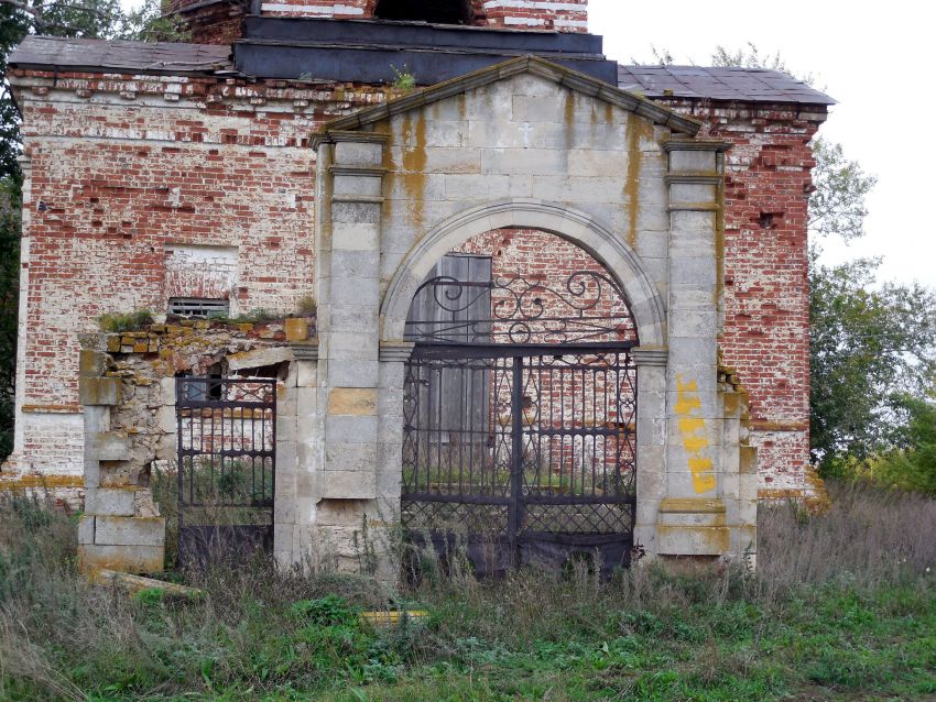 Церковь Космы и Дамиана, Кураково (Менделеевский район, Республика Татарстан). дополнительная информация, Церковные ворота (западные).