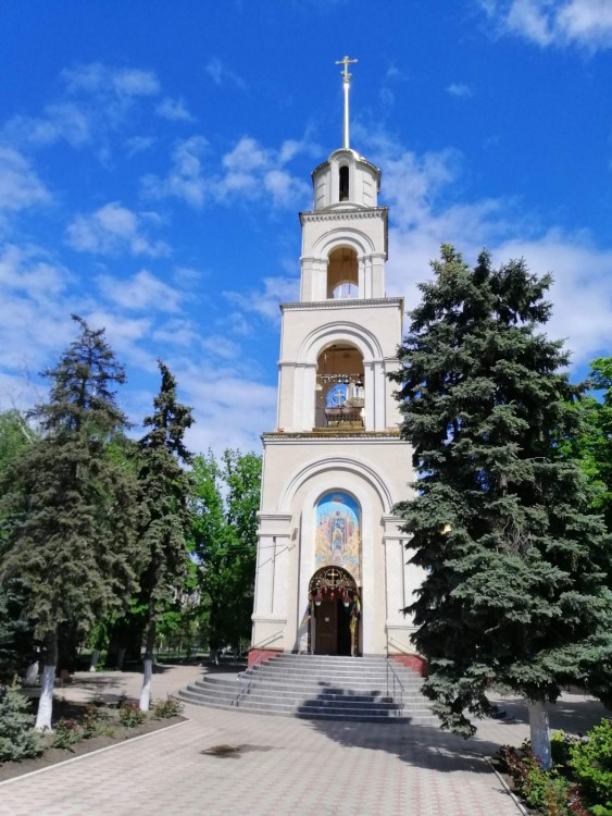 Славянск. Церковь Сошествия Святого Духа. фасады