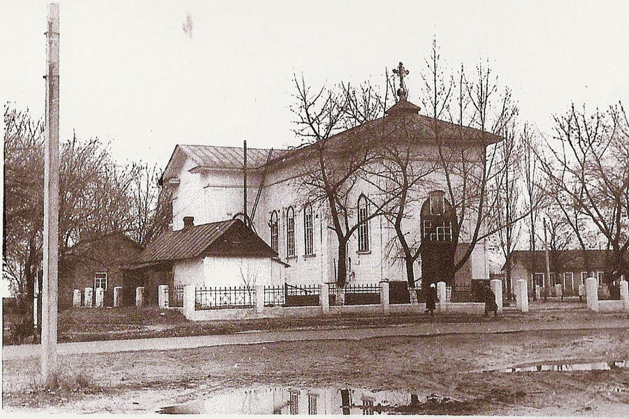 Красный Лиман. Церковь Петра и Павла. архивная фотография, Петро-Павловский храм в 1958 году с сайта http://gorlovka-eparhia.com.ua/petro-pavlovskiy-sobor-g-krasnyy-liman/