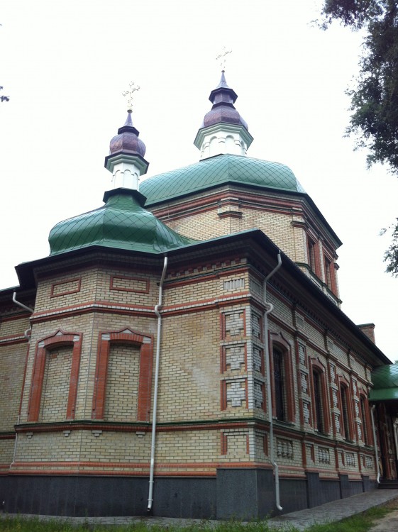 Троицкий мужской монастырь (Китаевская пустынь). Церковь Серафима Саровского, Китаев (Голосеевский район, Украина, г. Киев). фасады, Восстановленный храм