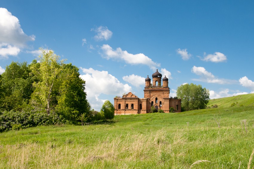 Белогорка. Церковь Михаила Архангела. общий вид в ландшафте