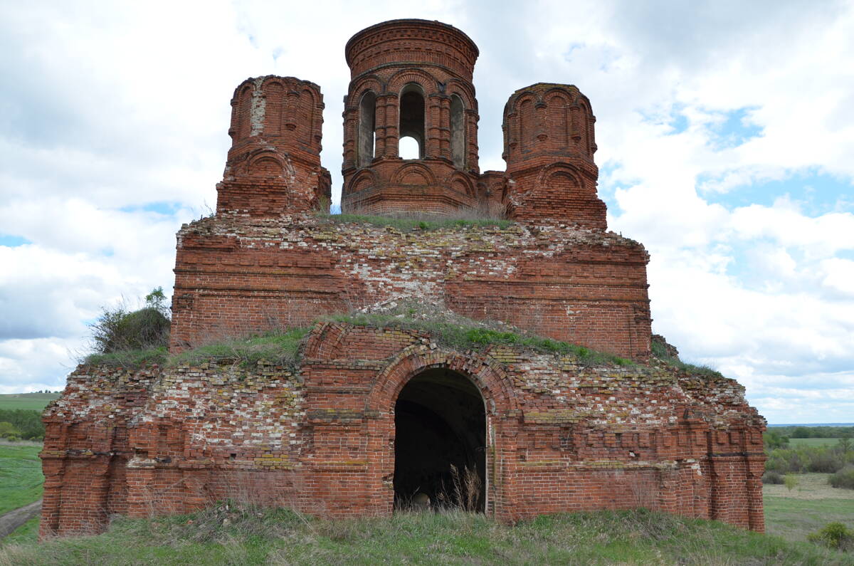 Церковь Троицы Живоначальной, Назарьевка (Лунинский район, Пензенская область). архитектурные детали, Вид с колокольни