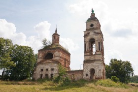 Нижний Шкафт. Церковь Петра и Павла