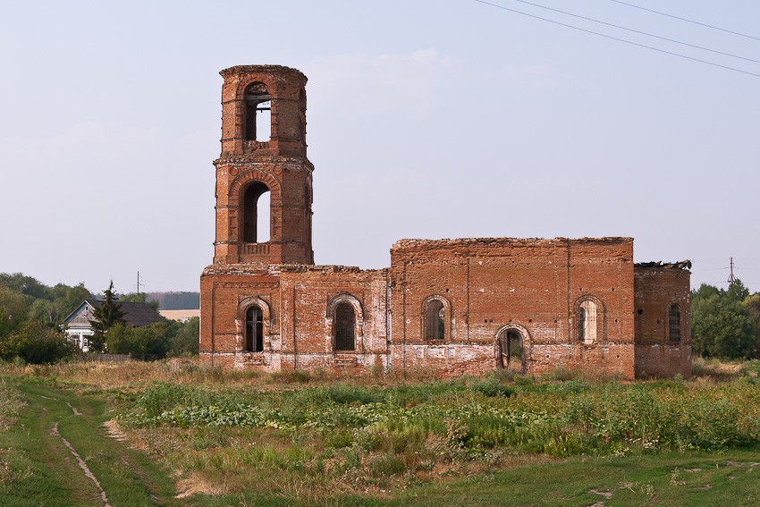 Константиновка. Церковь Троицы Живоначальной. общий вид в ландшафте