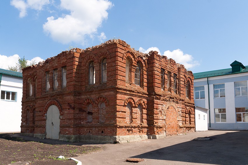 Мокшан. Церковь Александра Невского. фасады