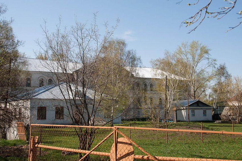 Мокшан. Мокшанский Казанский монастырь. общий вид в ландшафте