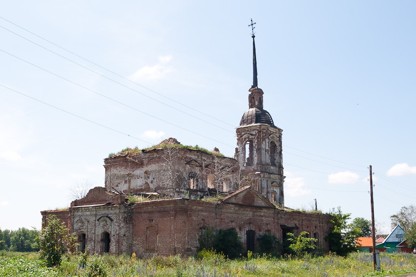 Церковь Троицы Живоначальной (старая), Соколка (Сердобский район, Пензенская область). общий вид в ландшафте
